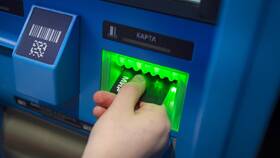 Как привязать номер телефона к карте через банкомат в Борк